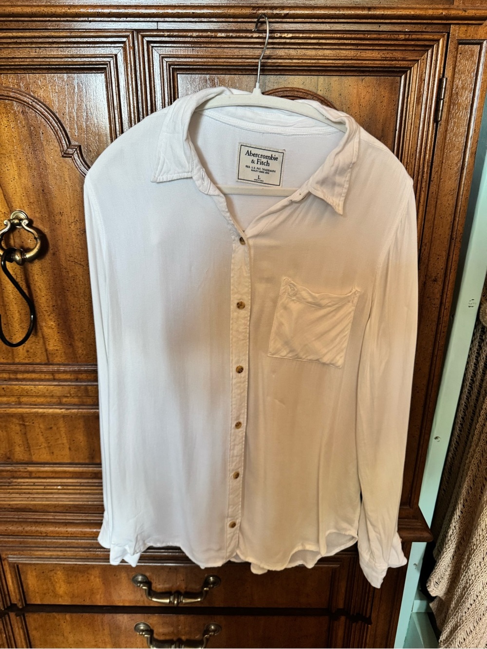 Abercrombie & Fitch White Button-Up Shirt Large